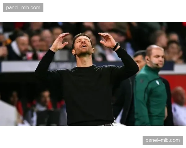 专访勒沃库森主帅阿隆索：谈论球队战术哲学与对阵拜仁的备战细节